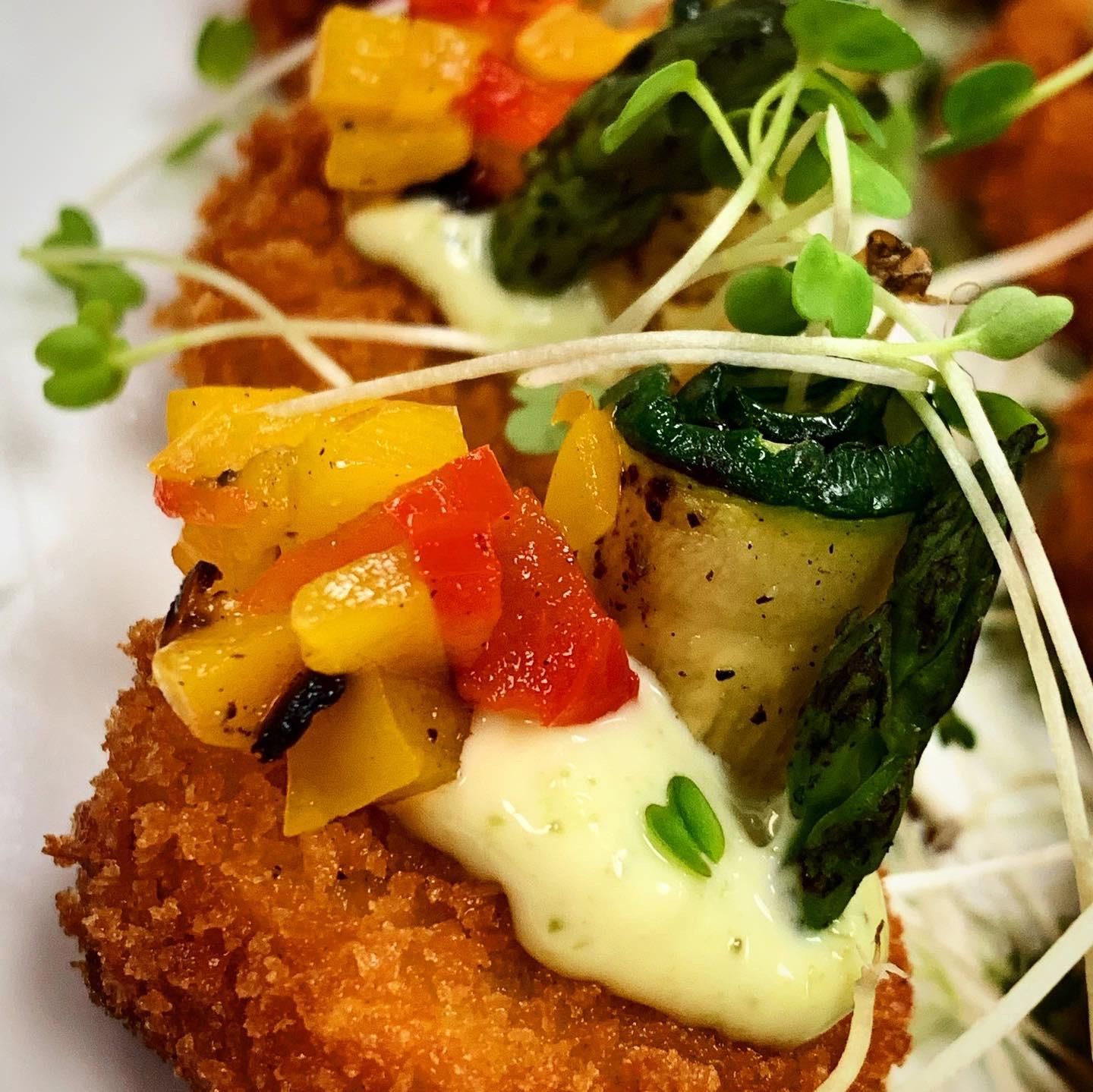 Bouchée cocktail garnie de légumes grillés